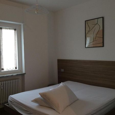 Lo Tsanty Hotel Senin Kültér fotó
